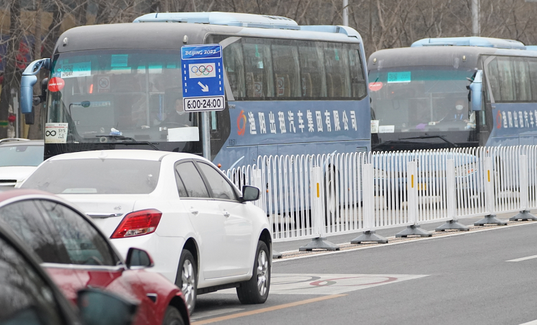 提醒北京開啟奧運專用道車輛可駛入同路段公交車道