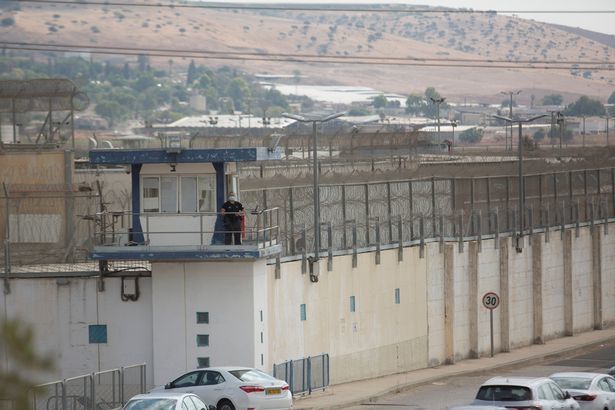 巴勒斯坦男子监狱坐牢15年妻子为他生下4个娃2019广西高铁规划路线