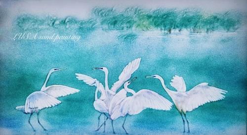 国际沙画艺术家露莎为家乡创作绿水青山印象台山彩沙艺术作品