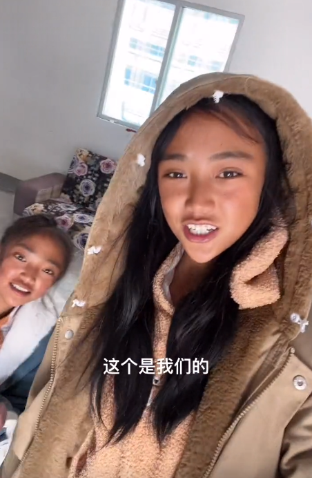 凉山孟阳主动介绍家庭情况,厨房过于干净只有一瓶油,被质疑作秀