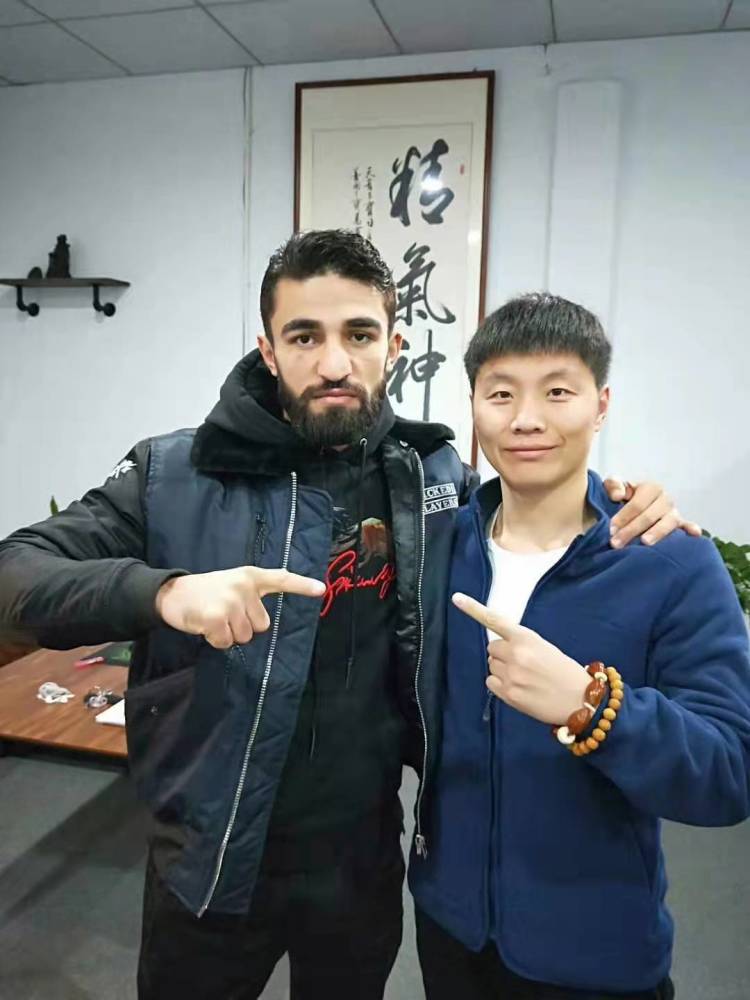 张涛,赵世杰等等,其实除了上述的这些之外,还有一位非常有实力的搏击