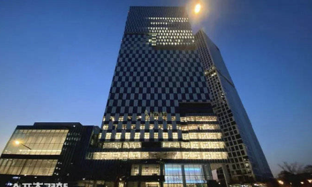韩国娱乐公司sm大楼出现晃动窗户开裂!许多知名男星为该大楼住户