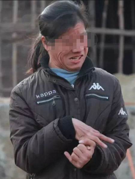 他身高只有1米34靠卖白糕成亿万富豪分给妻子800万仍被毒杀