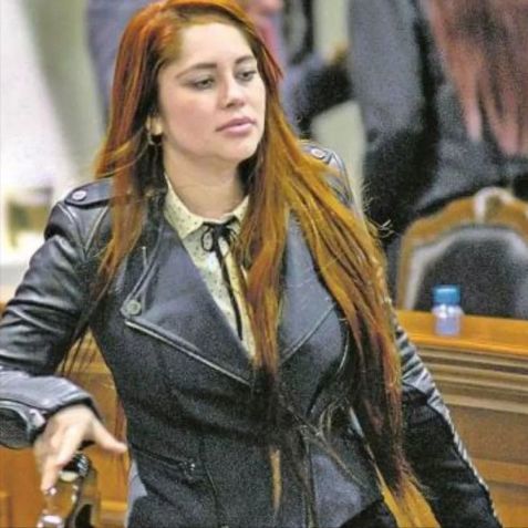 矮子古斯曼女卧底为他卖命53岁娶18岁选美皇后输在好色