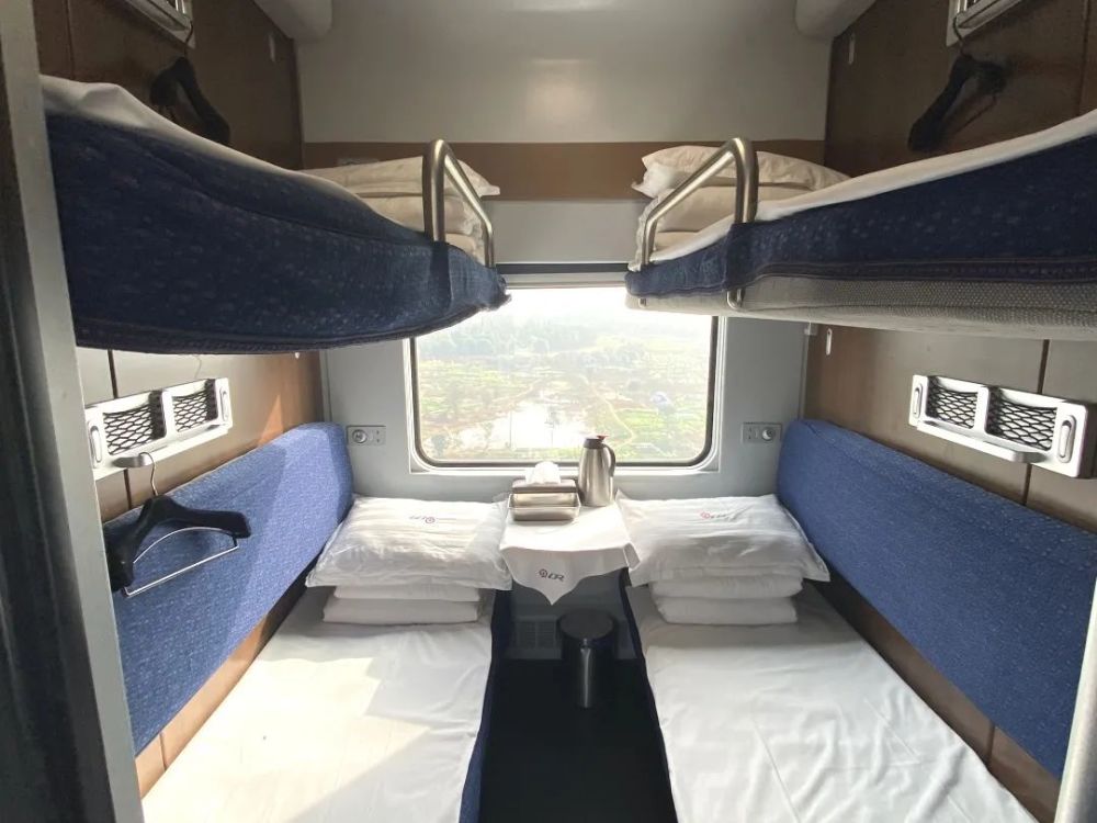 绿巨人首次试跑石长线黔常线见