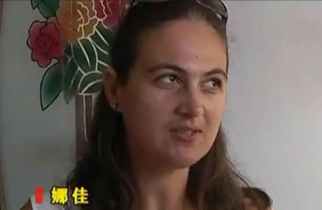 首先是因为乌克兰离中国实在太远了,娜佳的父母并不希望她远嫁,而希望