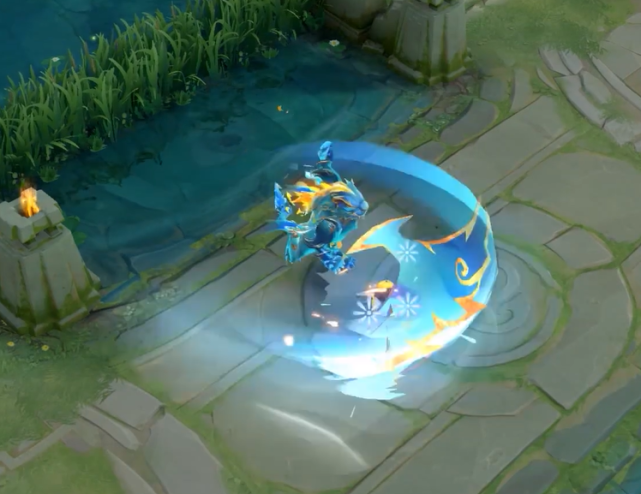 虎形态是个寒冰虎的造型,全身以蓝色为主,头上有一撮金色鬃毛,强化普