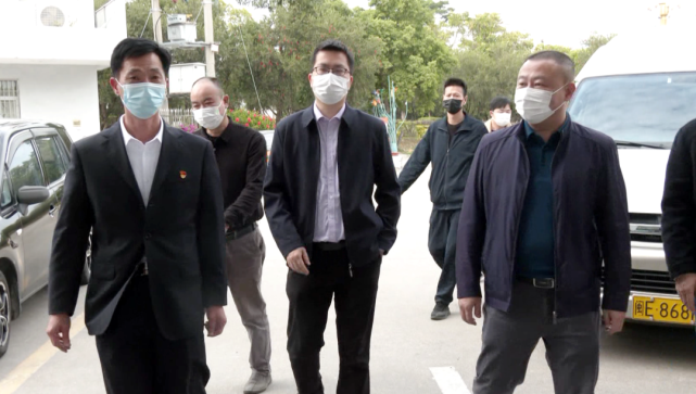 1月20日,副县长黄松周,王龙平带领县工信局和应急局等相关单位执法