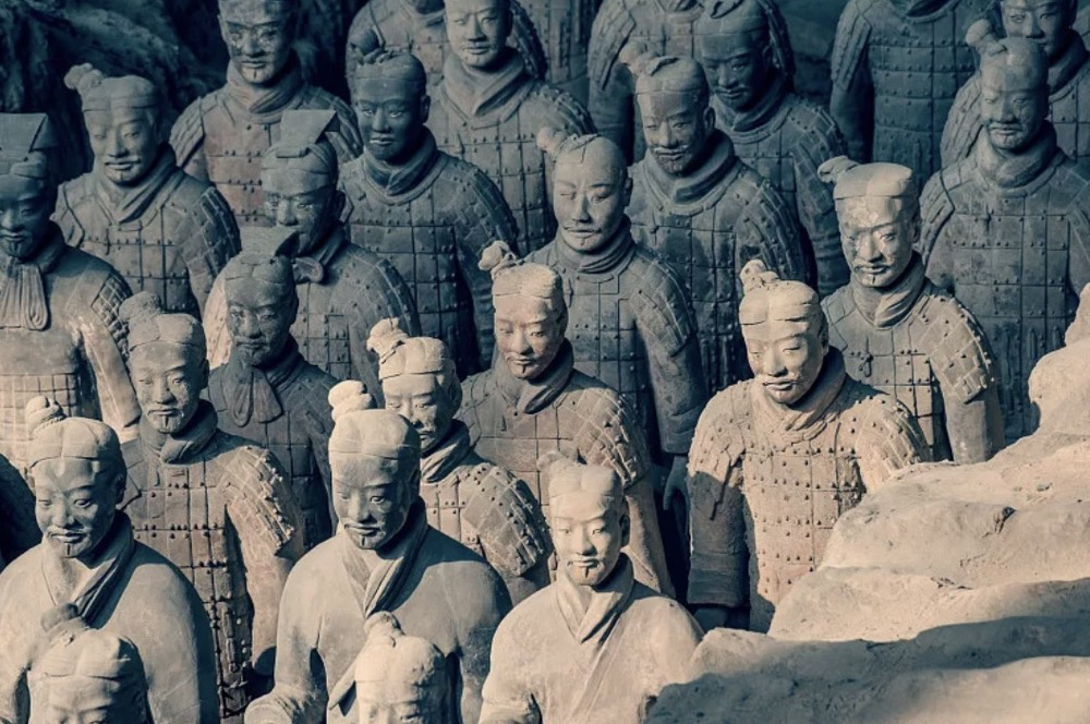 记者21日从秦始皇帝陵博物院了解到,2021年考古工作者对秦兵马俑一号