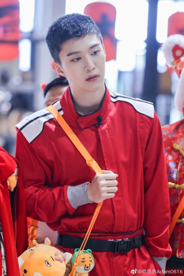 范丞丞有靠山了?迪丽热巴炒新戏?吴宣仪挑戏坑自己?何洛洛获力捧?