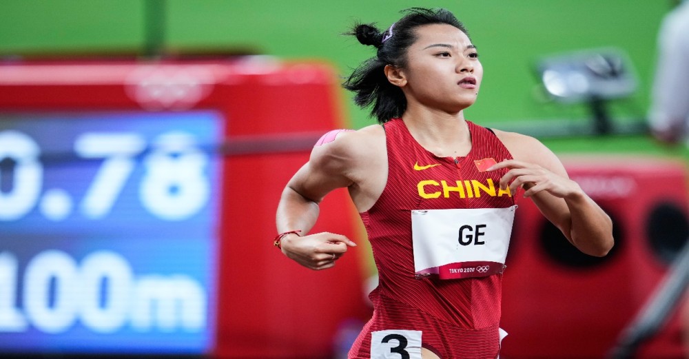 来之不易女飞人葛曼棋一上午训练4小时网友新赛季能挑战弗雷泽