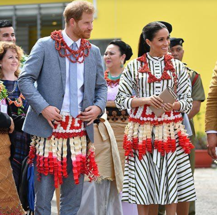 6年前雅子参加汤加国王加冕礼精神状态好英女王梅根也到访过