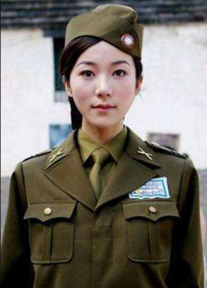 有人的短发广受好评,有人的红唇被批评太假.-票房剧透网