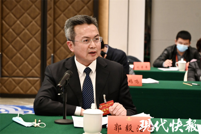 说到倍受关注的"双减"政策,省政协委员,南通市教育局局长郭毅浩提供了