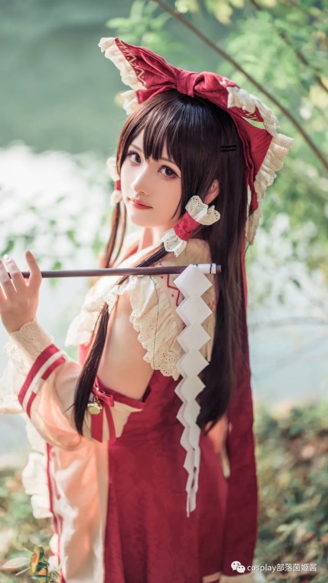 cos:东方project博丽灵梦cos正片@屿鱼