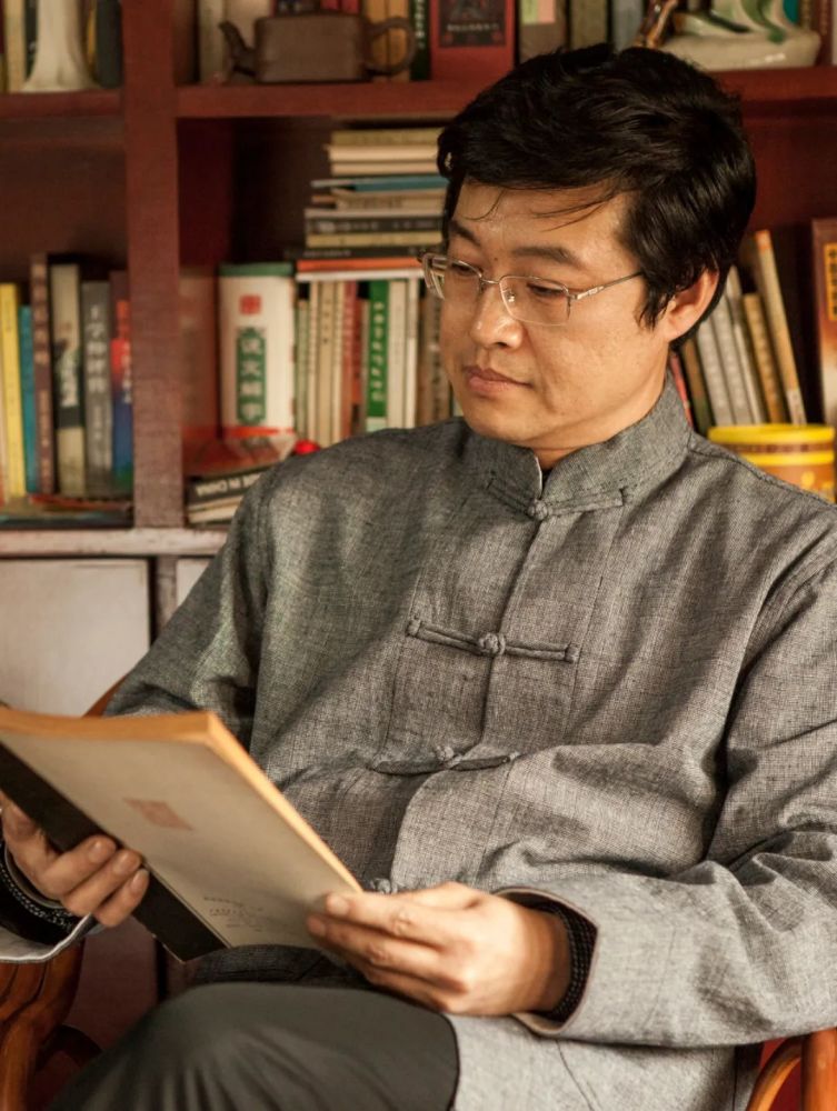 谢长伟书法家风采手写春联数量有限,先提交先领取哟!