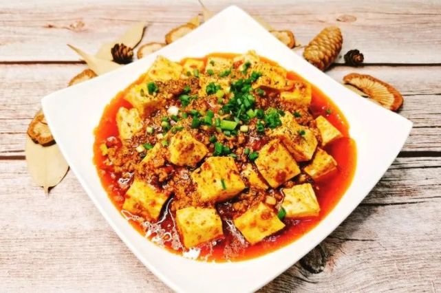 做麻婆豆腐时,记住一个窍门,出锅后豆腐香嫩不碎,麻辣鲜香好吃