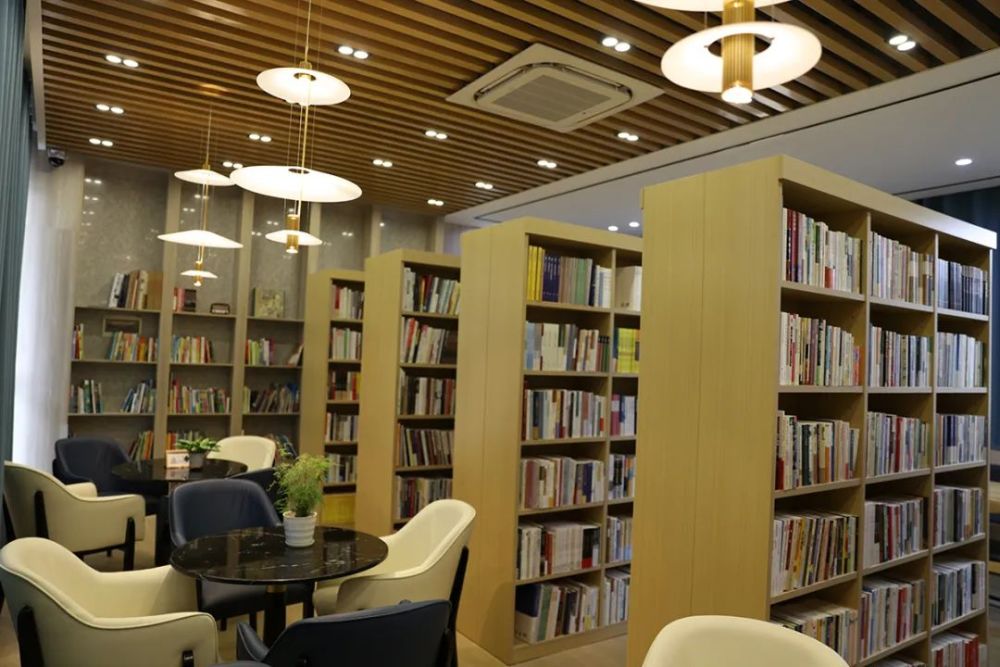 蓝书吧小说排行榜_Tiffany蓝+落地玻璃窗!在南海竟然有这样的神仙书吧→