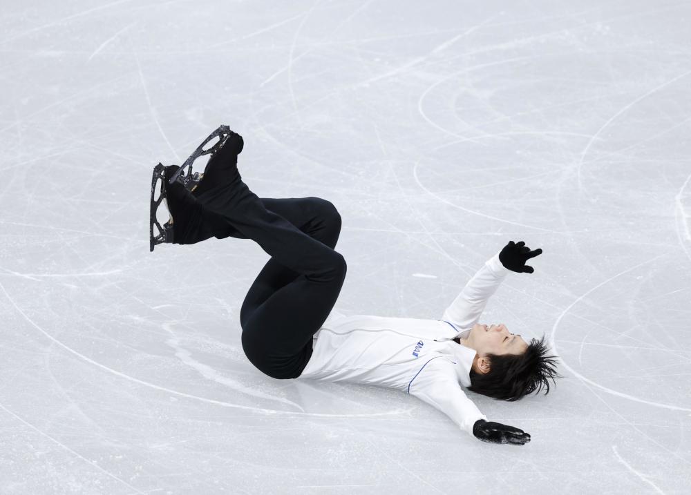 仰卧撑镜头外的羽生结弦疲惫煎熬彷徨只为心中的4a跳