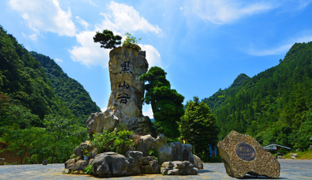 重庆万盛黑山谷景区,驰骋云端花海