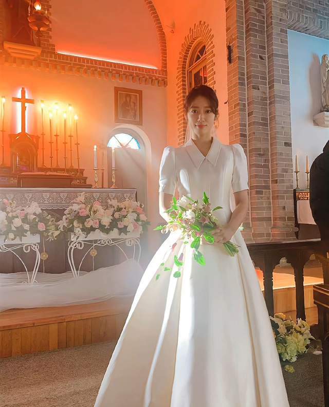 朴信惠结婚照图片