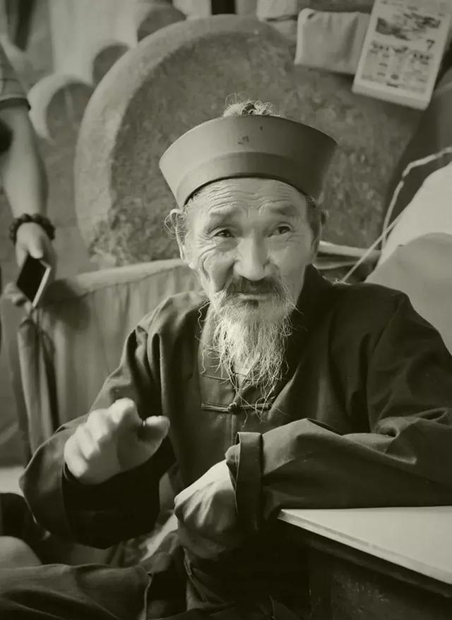 自己"志同道合"太离谱,当听到老道说是太上老君的后人的时候,晁正坤