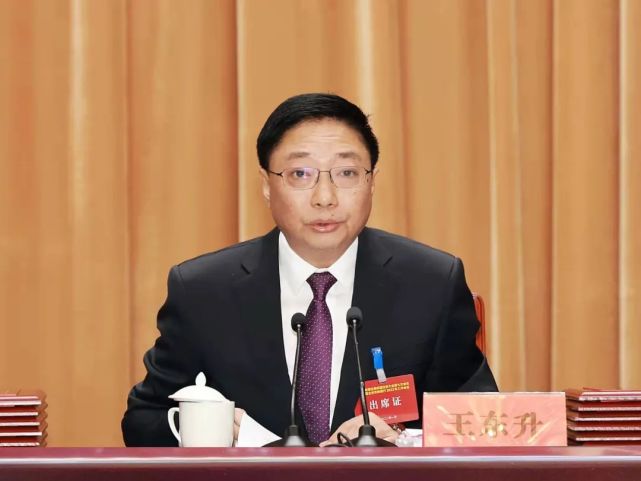 王东升指出,孔发龙理事长代表省农村信用社联合社理事会,向大会作的