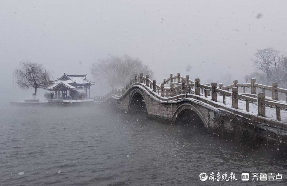 組雪中大明湖的美圖,因為一場雪,老舍筆下《濟南的冬天》所描繪的美景