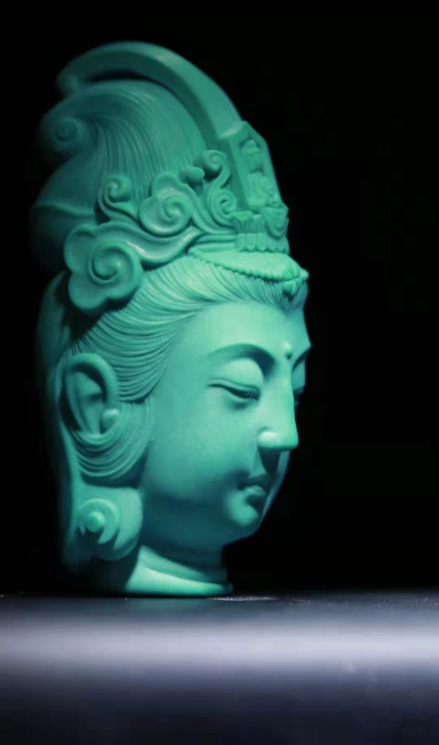 玉雕师罗建平艺术应是自然流露触景生情的一种直觉