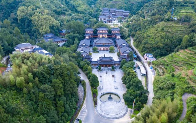 温州市民宗局副局长马建新莅临安福寺调研疫情防控工作并慰问温州佛学