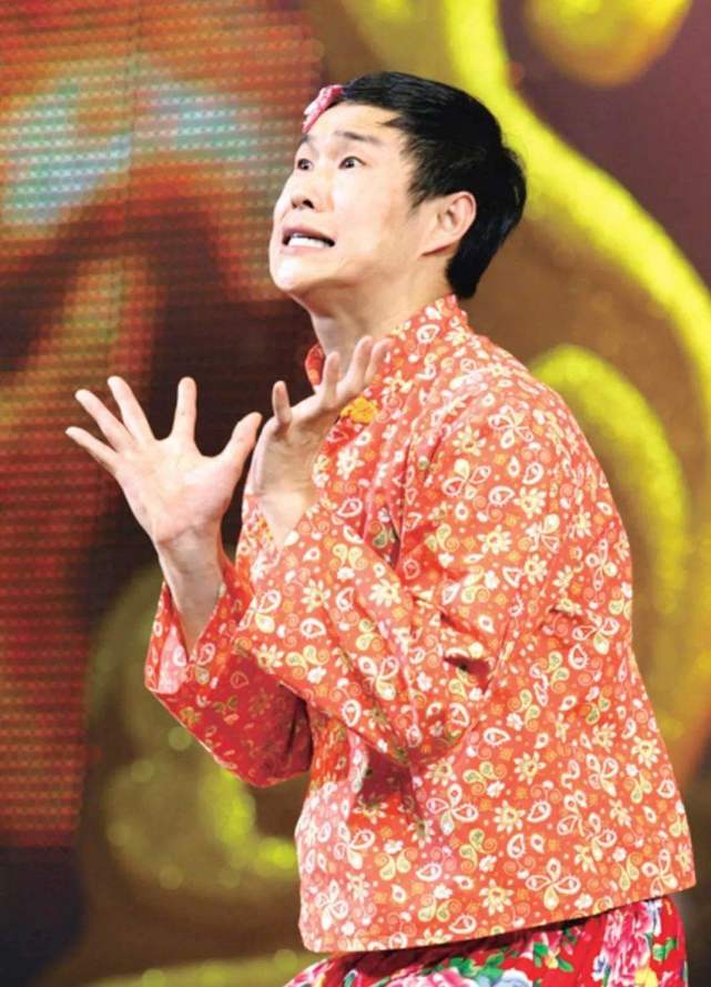 离开赵本山的小沈阳过得并不怎么好,出演的《怪侠欧阳德》等作品,收视