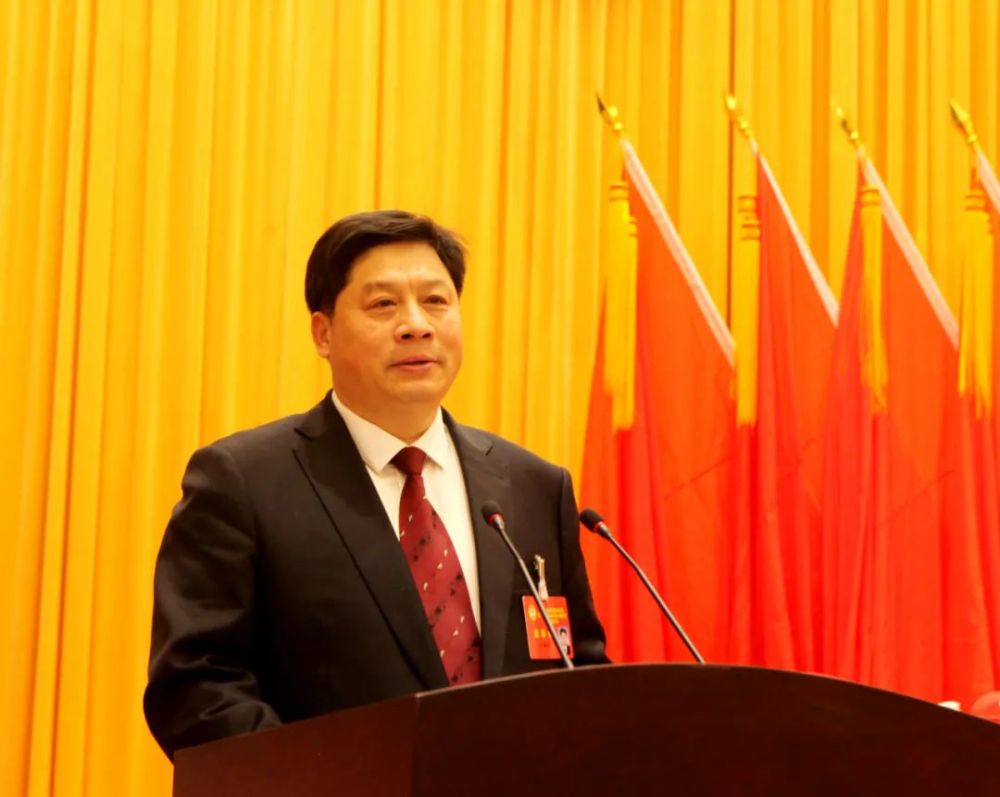 受政协第一届宁波市奉化区委员会常务委员会的委托,方国波向大会作