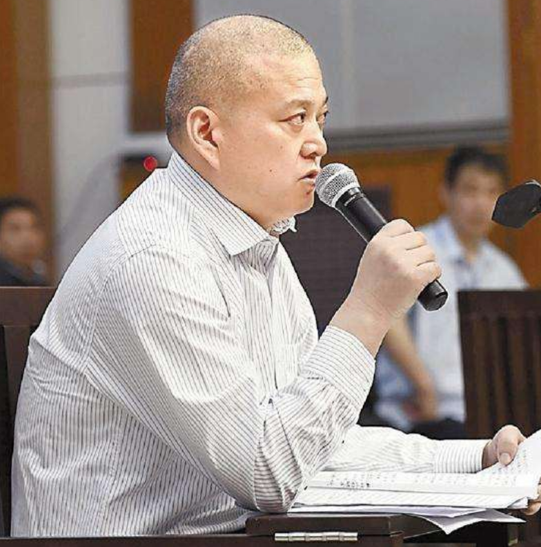 山西恶警脚踩讨薪农妇致其死亡出狱后四处上诉坚称无辜