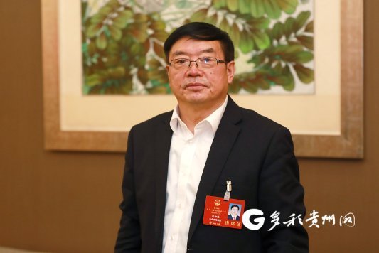 两会心声贵州省人大代表黄初俊建议加大基础教育资源供给力度