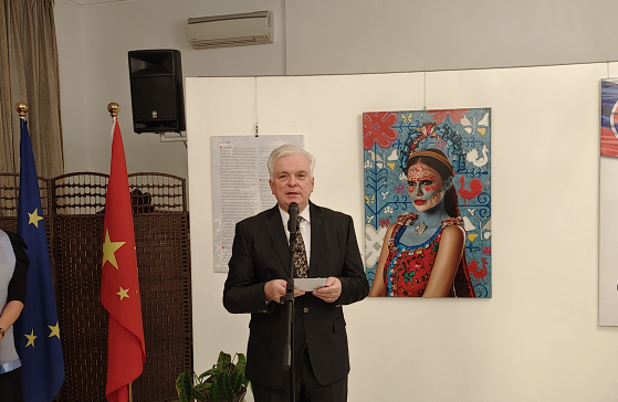 祝福北京冬奥会 斯洛伐克驻华使馆举办传统头饰艺术展 腾讯新闻