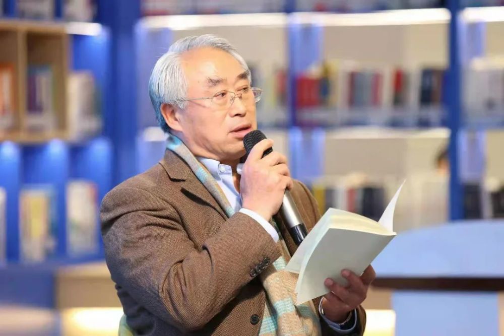 省全民阅读促进会会长韩松林,市全民阅读促进会会长卢晓光,市新闻出版