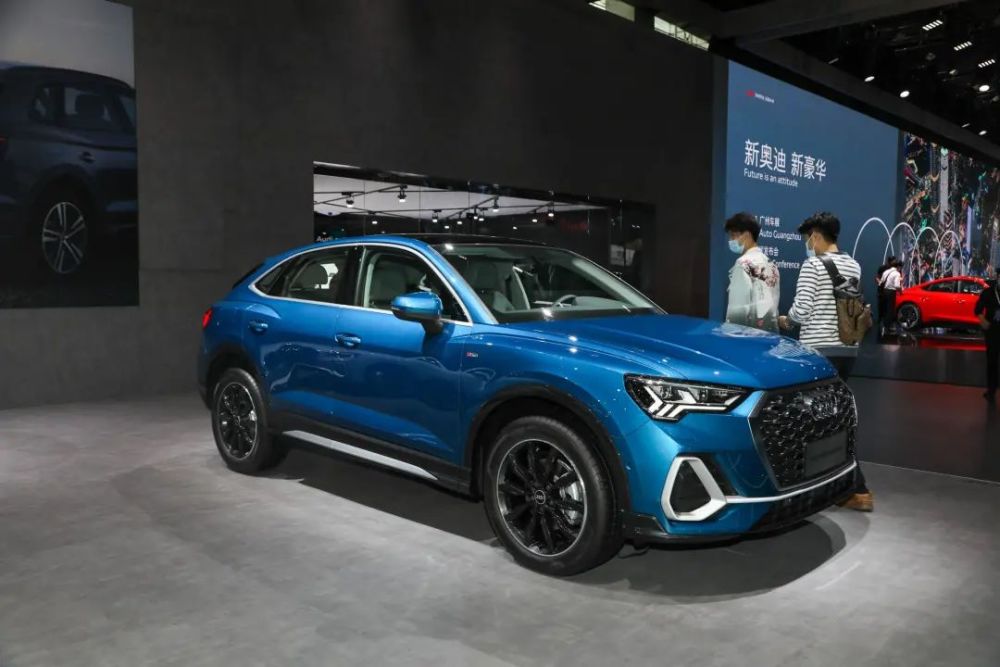 奥迪q3 sportback 2022款 40 tfsi rs 套件燃速型:外观运动,动力强悍