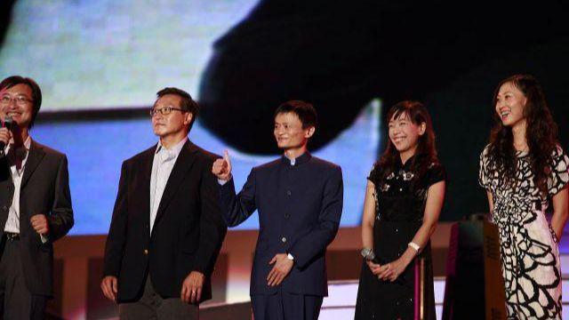 蒋凡事件比起当年卫哲事件,严重性差远了,马云都摔了杯子