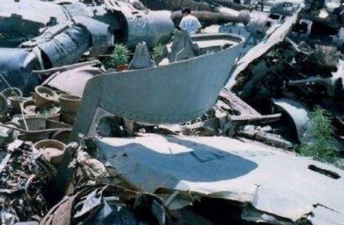 1991年他与台湾的妻子协议离婚,不久经人介绍与石家庄电台主持人赵爽