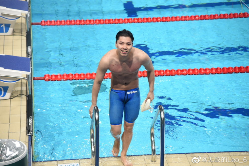 中国游泳又一男神公开恋情曾与张雨霏传绯闻徐嘉余大喊爷青结