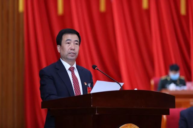 呼和浩特市玉泉区第十八届人民代表大会第一次会议举行第二次全体会议