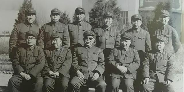 虽然分别多年,但是黄达宣对徐惠滋印象深刻,一眼就认出了他,徐惠滋人