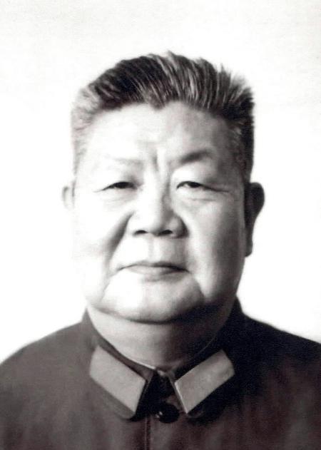 著名的塔山英雄团团长和政委都是谁55年都授予什么军衔