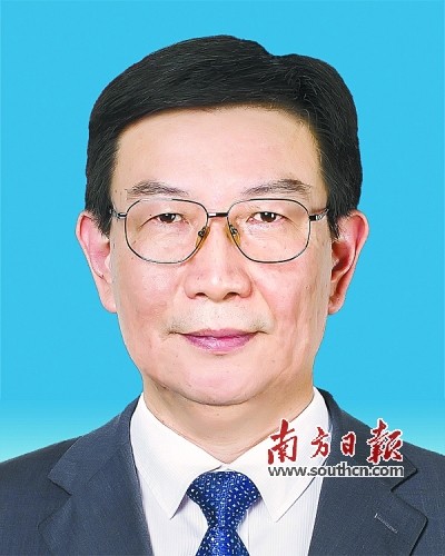 黄宁生同志简历