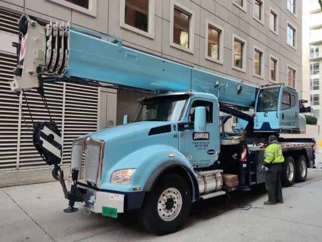 徐工xct40u吊车,​水蓝漆面搭配银色边框,在美国华盛顿炸街!|徐工|