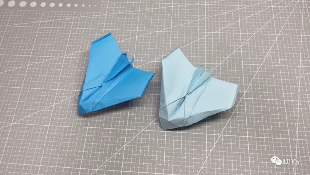 手工折纸一架霸气的f117隐身战斗机