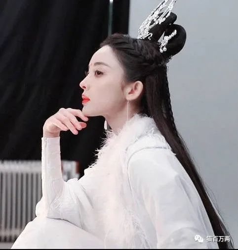 娜扎白衣胜雪魅力动人粉丝娜扎穷哈