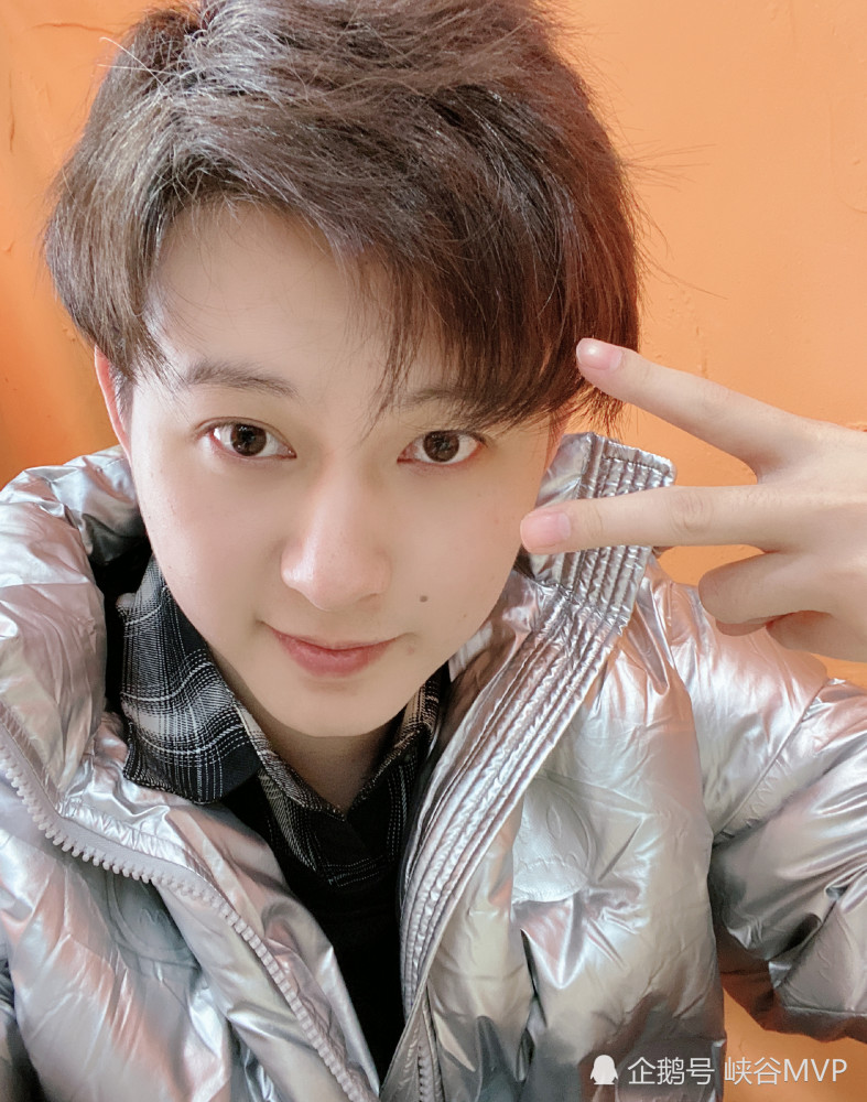 辰鬼爆料:we只卖出了1位选手,ttg引进诗酒,将和钎城竞争上岗!