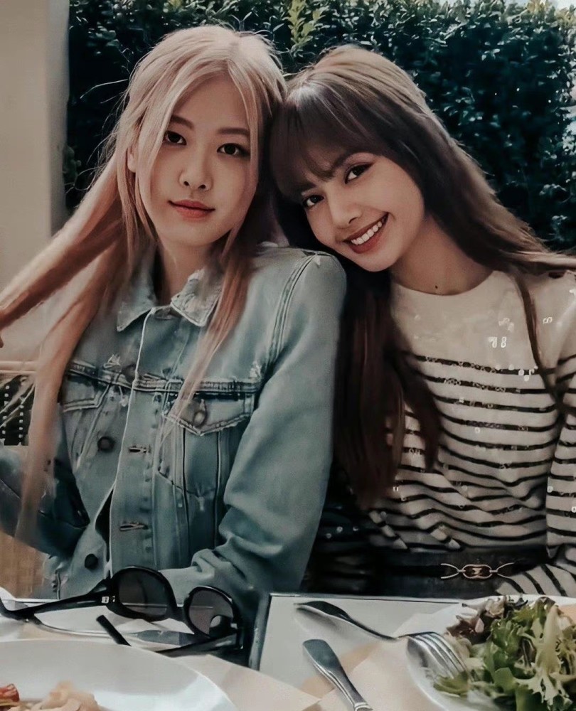 精选壁纸彩英和lisa