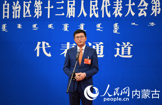 刘钦代表:讲好民族团结的故事_腾讯新闻